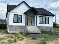 880 Rue du Campanile Drummondville, QC J2B 8W7