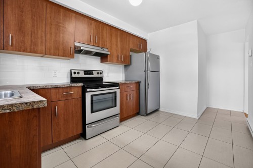 Kitchen - 11809 Rue Alexandre-Lacoste, Montréal (Ahuntsic-Cartierville), QC - Indoor Photo Showing Kitchen