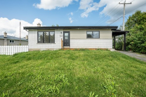 5020 Rue Michel  Longueuil (Saint-Hubert), QC J3Y 2M9