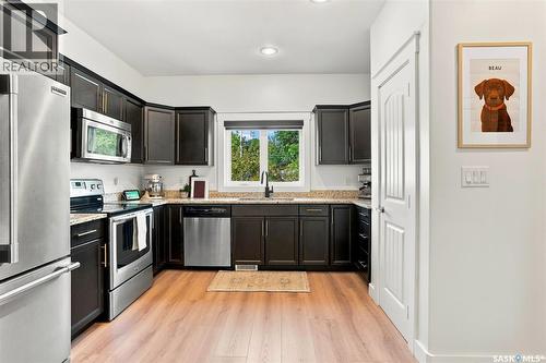 1410 Coy Avenue, Saskatoon, SK - Indoor Photo Showing Kitchen With Stainless Steel Kitchen