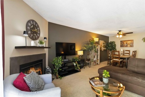 #314-3255 Glasgow Ave  Saanich, BC V8X 4S4