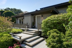 1557 Edgemont Rd Saanich, BC V8N 4P7