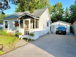 235 KINGSWOOD DRIVE  Gravenhurst (Muskoka (S)), ON P1P 1L6