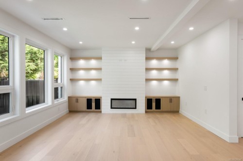 2292 Gail Pl, Sidney, BC - Indoor