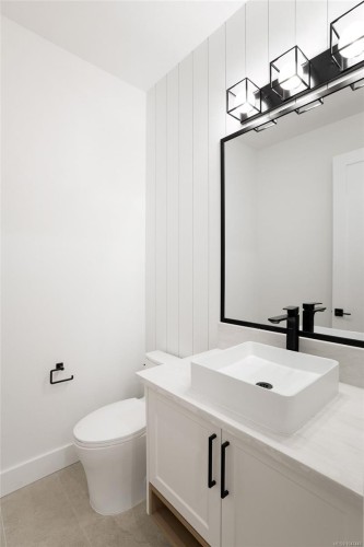 2292 Gail Pl, Sidney, BC - Indoor Photo Showing Bathroom