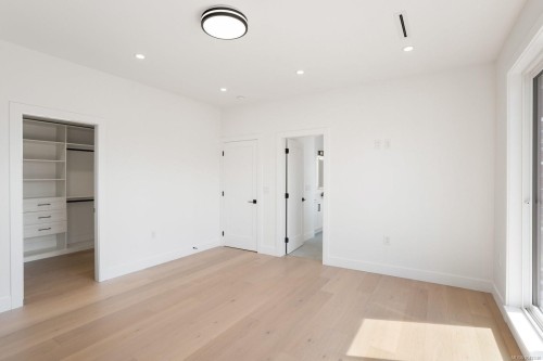 2292 Gail Pl, Sidney, BC - Indoor Photo Showing Other Room