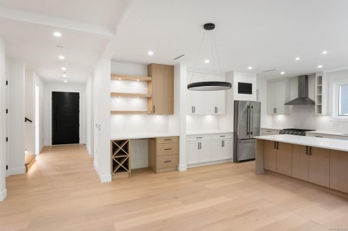 2292 Gail Pl, Sidney, BC - Indoor Photo Showing Kitchen With Upgraded Kitchen
