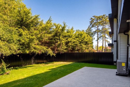 2292 Gail Pl, Sidney, BC - Outdoor With Backyard