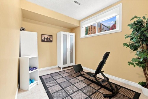 2564 Mainroyal Street, Mississauga, ON 