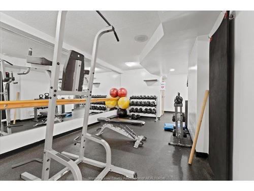 906-75 Riverside Drive, Windsor, ON - Indoor Photo Showing Gym Room