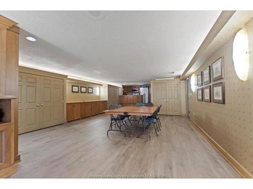 906-75 Riverside Drive, Windsor, ON - Indoor Photo Showing Other Room