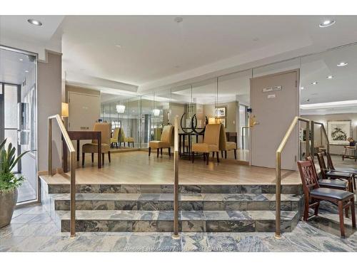906-75 Riverside Drive, Windsor, ON - Indoor