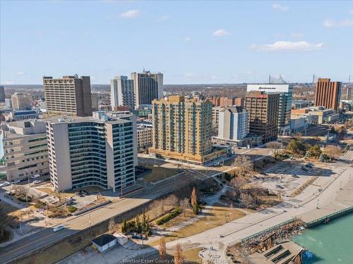 906-75 Riverside Drive, Windsor, ON - Outdoor With View
