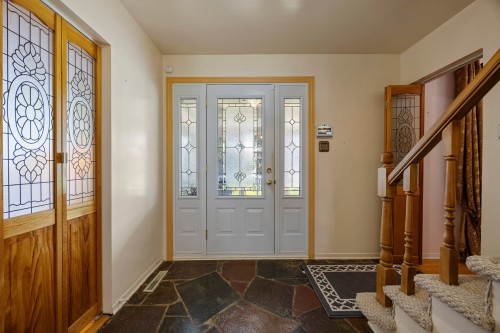 Hall d'entrée/Vestibule - 12789 Rue Clearview, Montréal (Pierrefonds-Roxboro), QC - Indoor Photo Showing Other Room