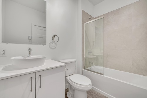 Master Bathroom - 106-1600 Rue Mozart, Lévis (Desjardins), QC - Indoor Photo Showing Bathroom