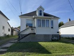42 Ontario Street Thunder Bay, ON P7B 3E9