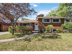 604 Berkshire Road  Sarnia, ON N7V 1Y1