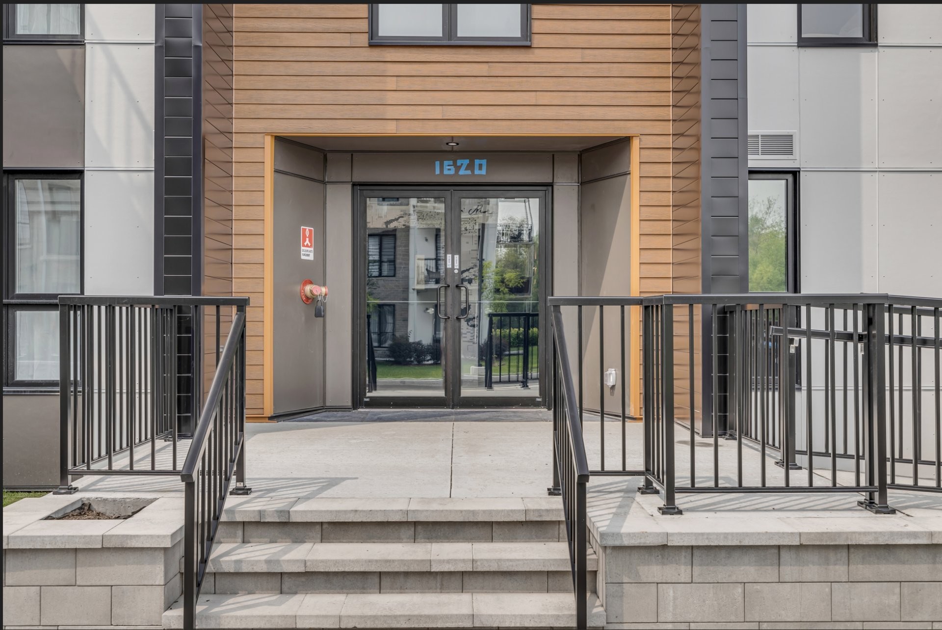 205 1620 Rue Mozart — photo 3