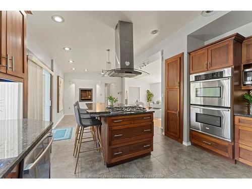 3740 Ouellette, Windsor, ON - Indoor Photo Showing Kitchen With Upgraded Kitchen
