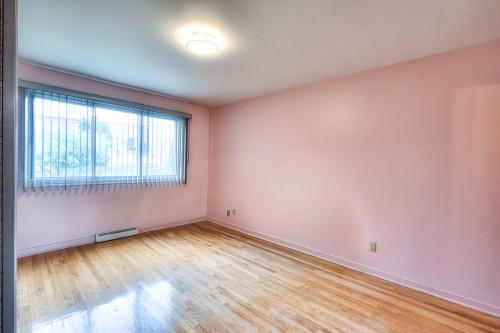Chambre à coucher principale - 854  - 856 Av. De Dorset, Laval (Chomedey), QC - Indoor Photo Showing Other Room