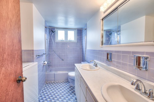 Salle de bains - 854  - 856 Av. De Dorset, Laval (Chomedey), QC - Indoor Photo Showing Bathroom