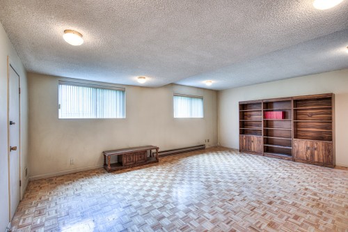 Salle familiale - 854  - 856 Av. De Dorset, Laval (Chomedey), QC - Indoor Photo Showing Other Room