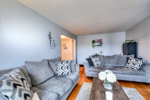 Salon - 854  - 856 Av. De Dorset, Laval (Chomedey), QC - Indoor Photo Showing Living Room