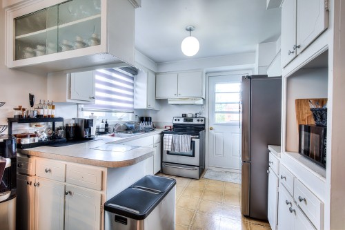 Cuisine - 854  - 856 Av. De Dorset, Laval (Chomedey), QC - Indoor Photo Showing Kitchen With Double Sink