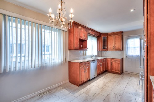 Cuisine - 854  - 856 Av. De Dorset, Laval (Chomedey), QC - Indoor Photo Showing Kitchen