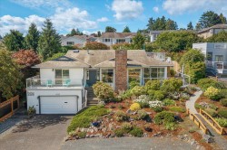 6223 Icarus Dr Nanaimo, BC V9V 1B8