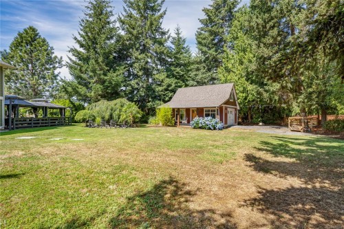 2071 Saras Way, Nanaimo, BC 