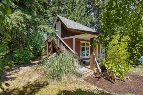 2071 Saras Way, Nanaimo, BC 