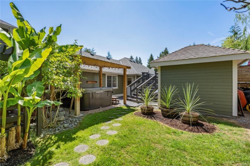 2071 Saras Way, Nanaimo, BC 