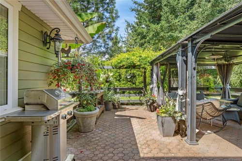 2071 Saras Way, Nanaimo, BC 