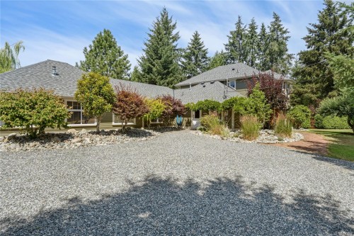 2071 Saras Way, Nanaimo, BC 