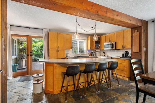 2071 Saras Way, Nanaimo, BC 