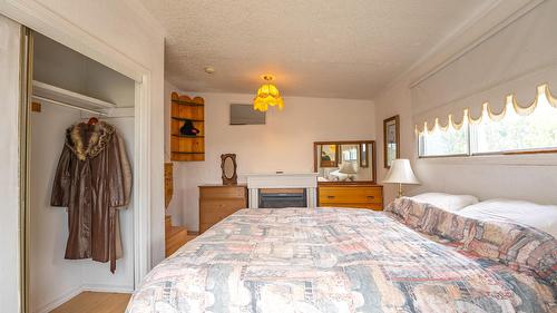 4956 Burns Avenue, Canal Flats, BC 