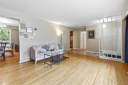 82 Linacre Rd, Winnipeg, MB - Indoor Photo Showing Other Room