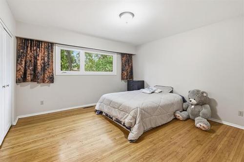 82 Linacre Rd, Winnipeg, MB - Indoor Photo Showing Bedroom