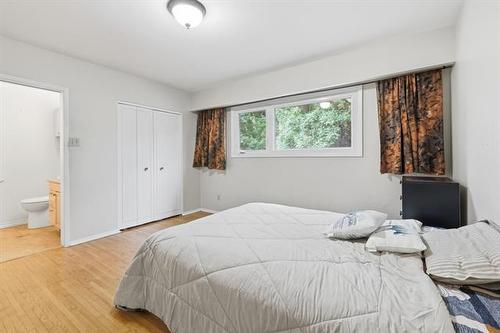 82 Linacre Rd, Winnipeg, MB - Indoor Photo Showing Bedroom
