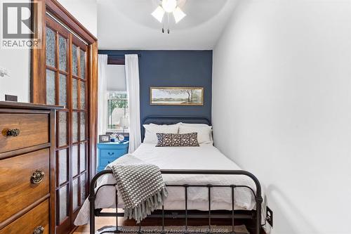 2079 Verdun, Windsor, ON - Indoor Photo Showing Bedroom