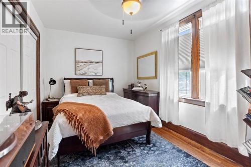 2079 Verdun, Windsor, ON - Indoor Photo Showing Bedroom