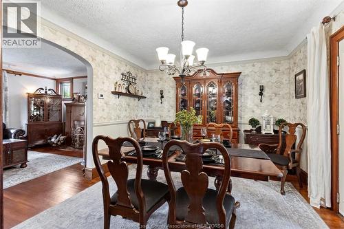2079 Verdun, Windsor, ON - Indoor Photo Showing Dining Room