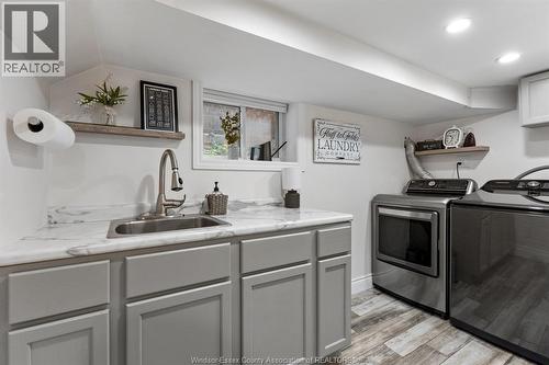 2079 Verdun, Windsor, ON - Indoor Photo Showing Laundry Room
