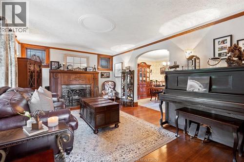 2079 Verdun, Windsor, ON - Indoor Photo Showing Living Room With Fireplace