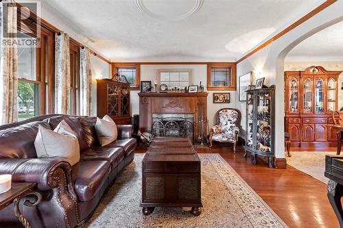 2079 Verdun, Windsor, ON - Indoor Photo Showing Living Room With Fireplace