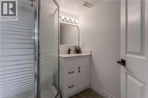 2035 Appleby Line Unit# 101, Burlington, ON - Indoor Photo Showing Bathroom