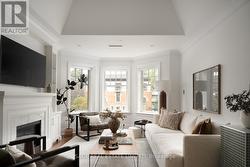 3D - 319 LONSDALE ROAD Toronto, ON M4V 1X3