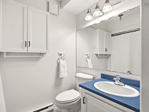 47 Stone Mount Drive, Lower Sackville, NS - Indoor Photo Showing Bathroom