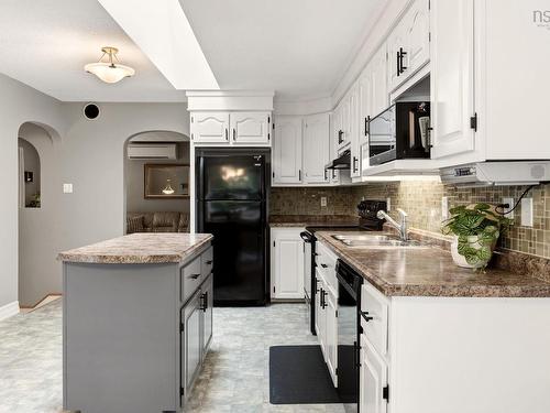 47 Stone Mount Drive, Lower Sackville, NS - Indoor Photo Showing Kitchen
